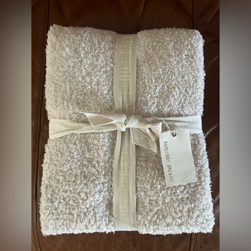New With Tags - Barefoot Dreams - Cozy Chic Stroller Blanket - Off White